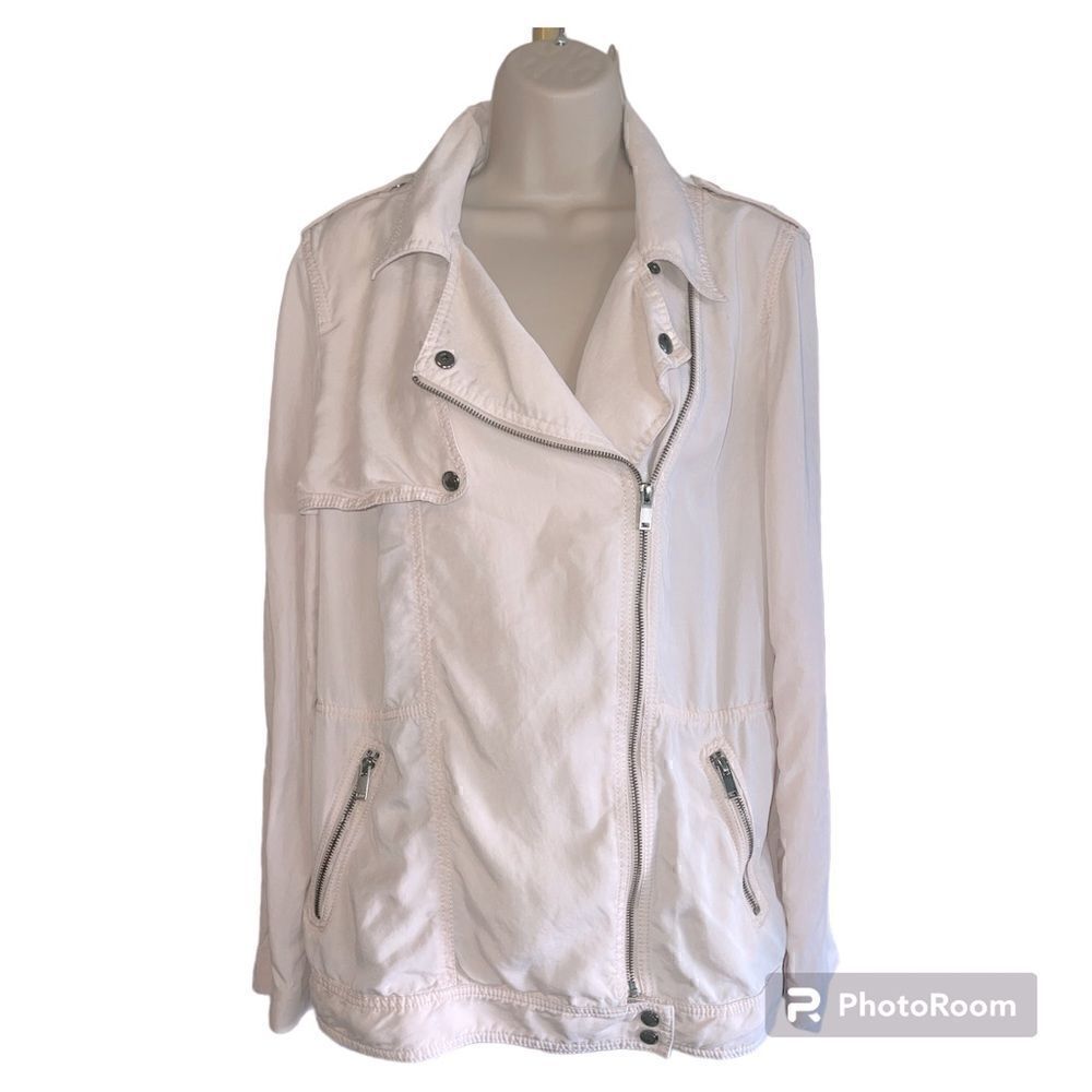 Pale pink Drapey Moto Jacket
Full zip front with two lower zip pockets.